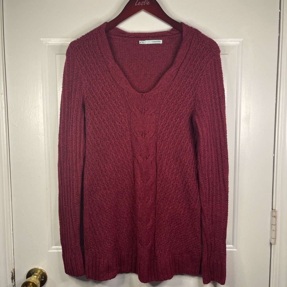 Maurice’s long sleeve v neck knitted‎ sweater.